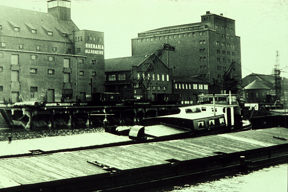 Hafenbecken - historische Aufnahme